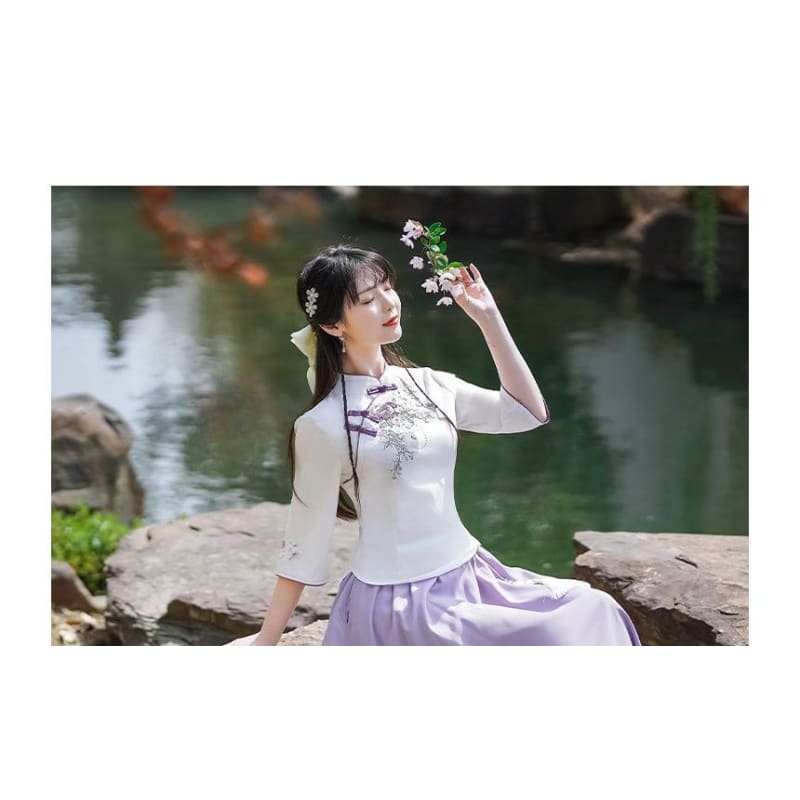 3/4-Sleeve Mock Neck Floral Embroidered Hanfu Top