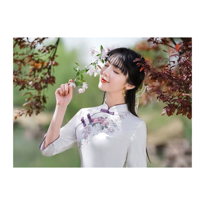 3/4-Sleeve Mock Neck Floral Embroidered Hanfu Top