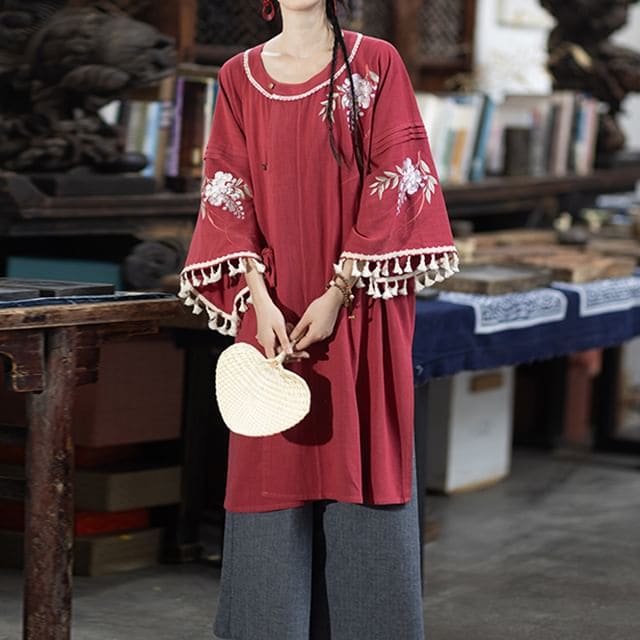 3/4-Sleeve Round Neck Embroidered Hanfu Top / Wide Leg