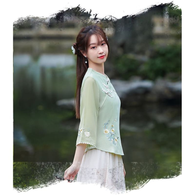 3/4-Sleeve V-Neck Floral Hanfu Top / High Waist Midi A-Line