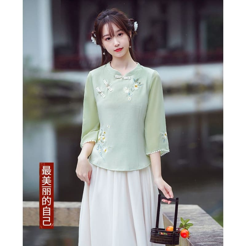 3/4-Sleeve V-Neck Floral Hanfu Top / High Waist Midi A-Line