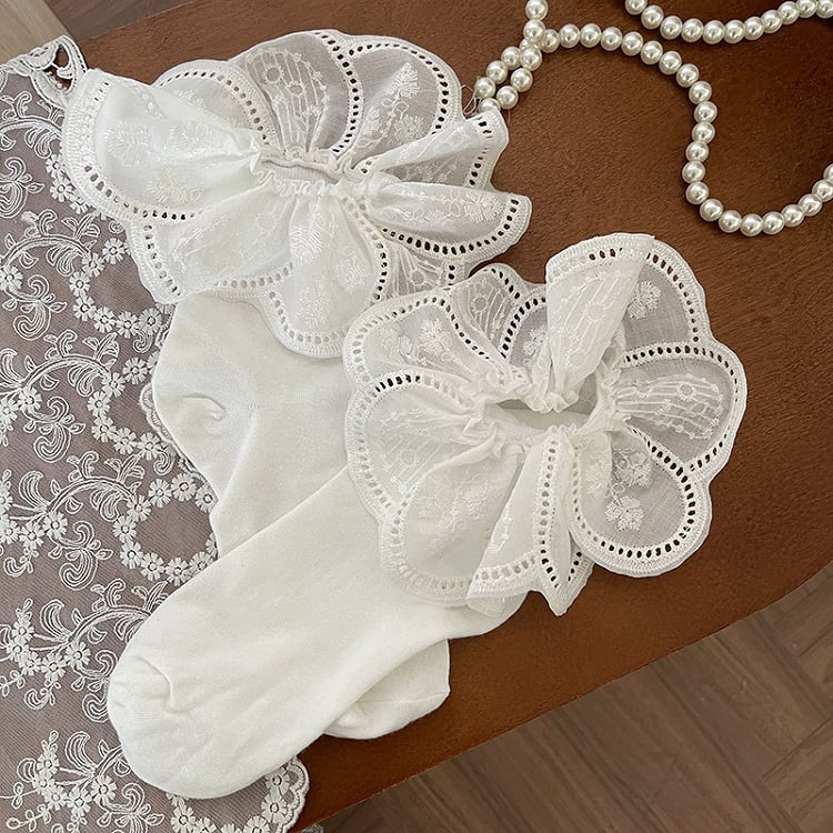 Pattern White Lace Calf with Black/White Trim Floral Socks