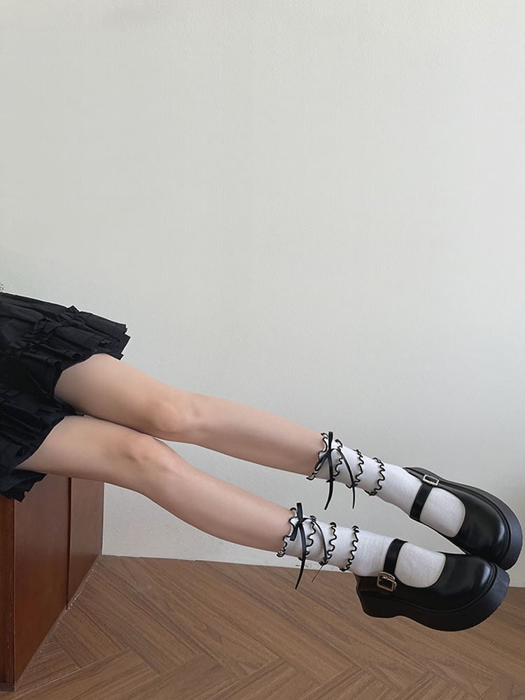 Bowknot Trims Calf With Black Tiered Ruffle Socks White