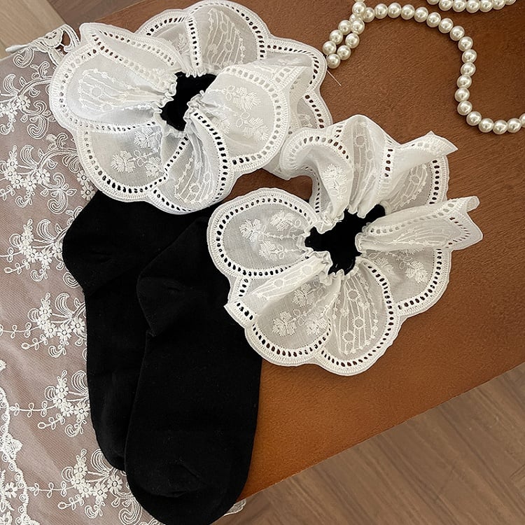 Pattern White Lace Calf with Black/White Trim Floral Socks