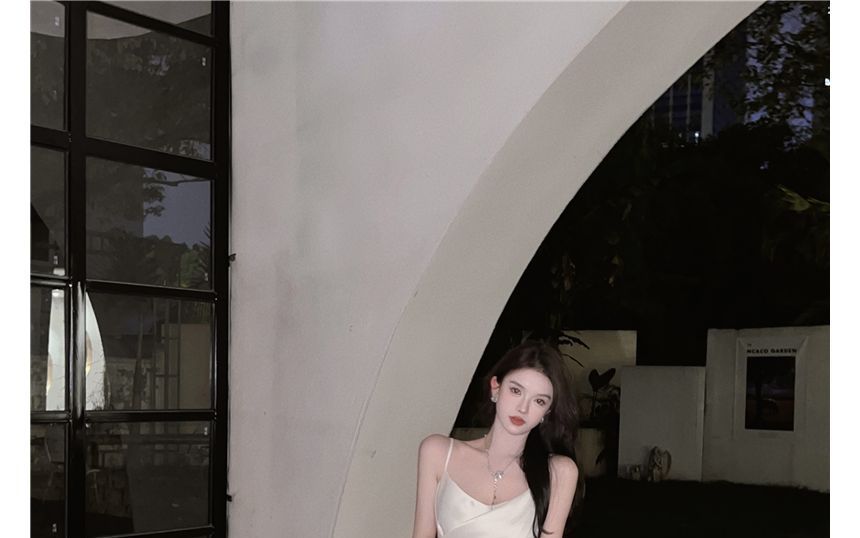 Plain Strap Slim-Fit Spaghetti Dress Midi