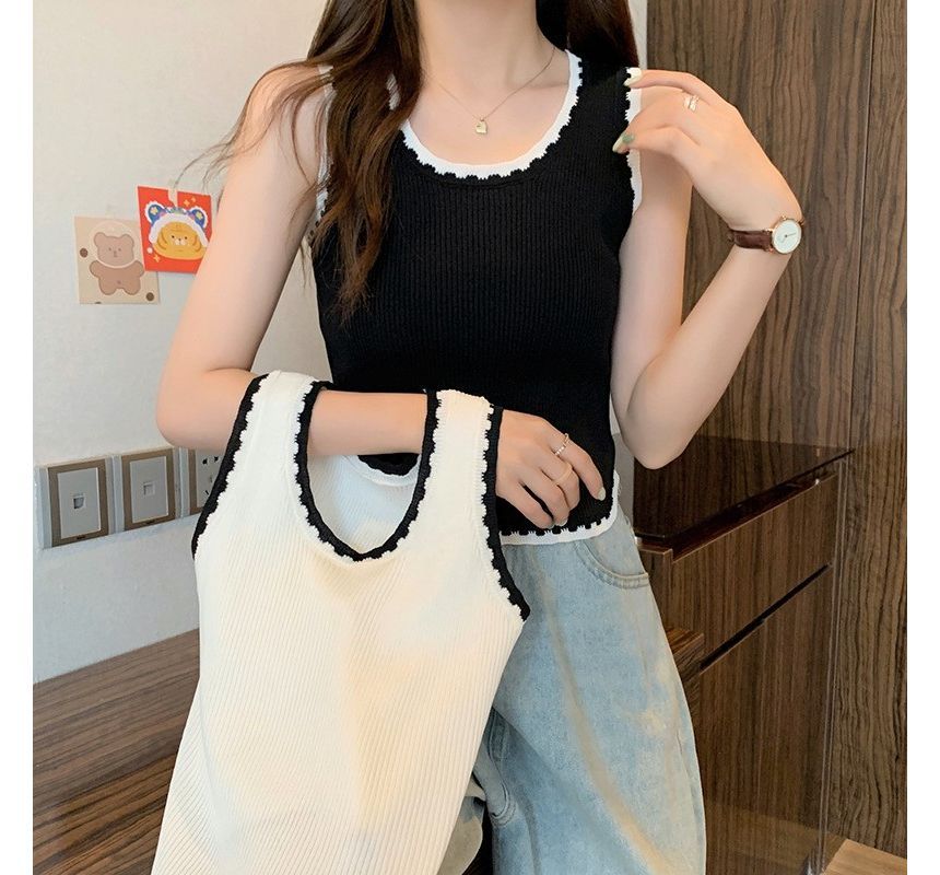 Top Contrast Trim Tank