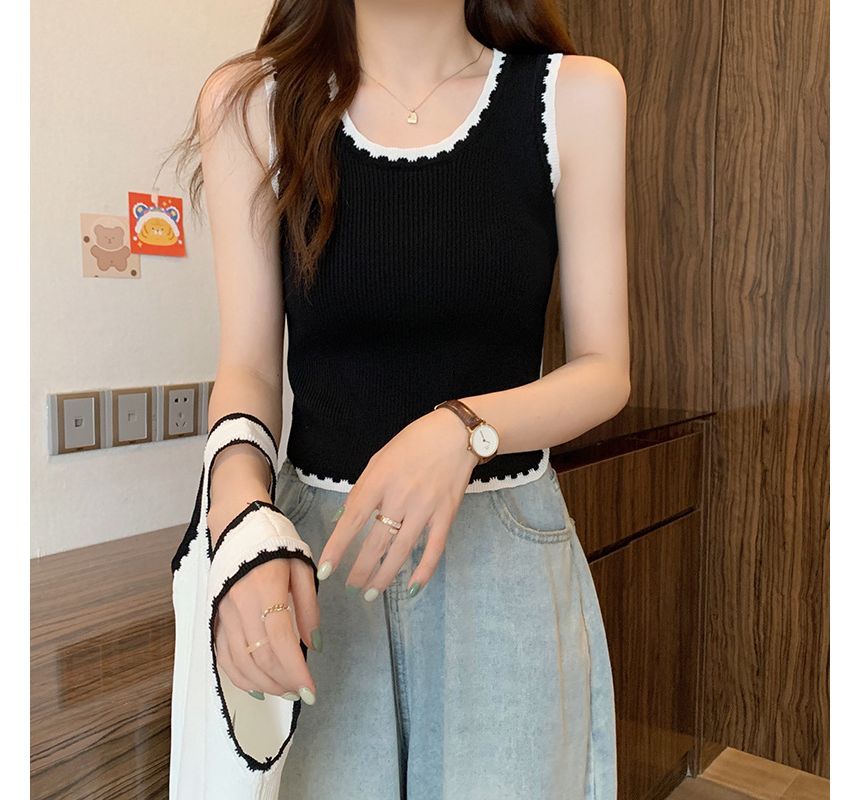 Top Contrast Trim Tank