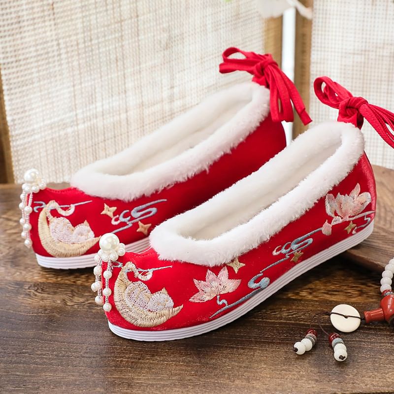 Embroidered Fluffy Flats Hanfu