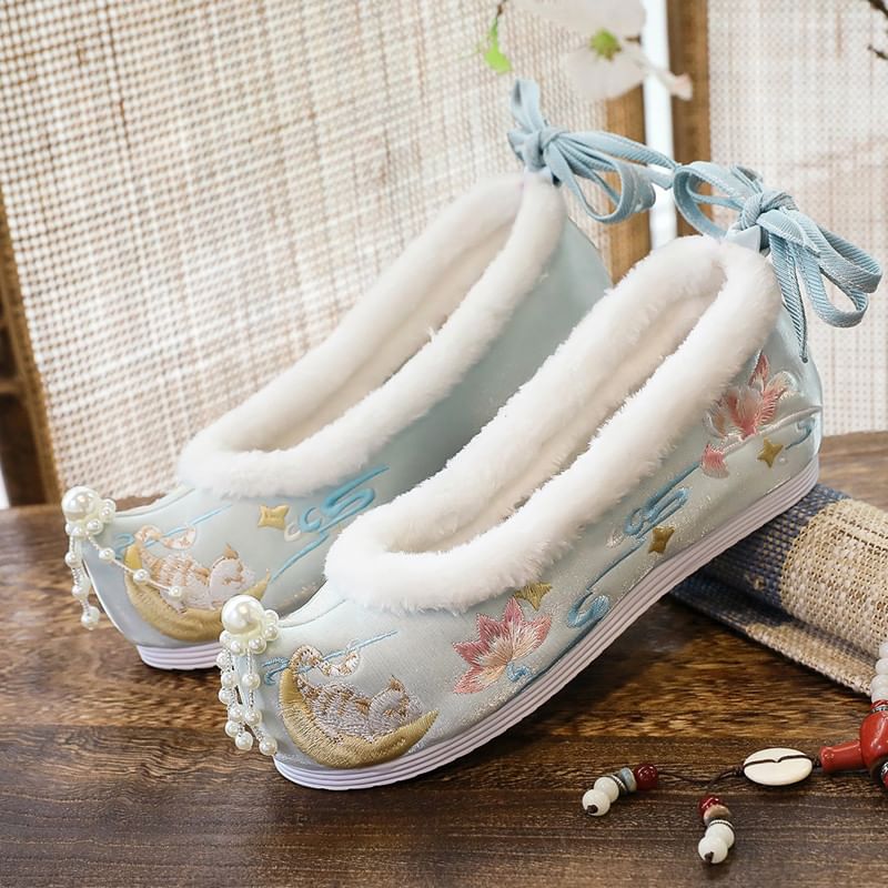 Embroidered Fluffy Flats Hanfu