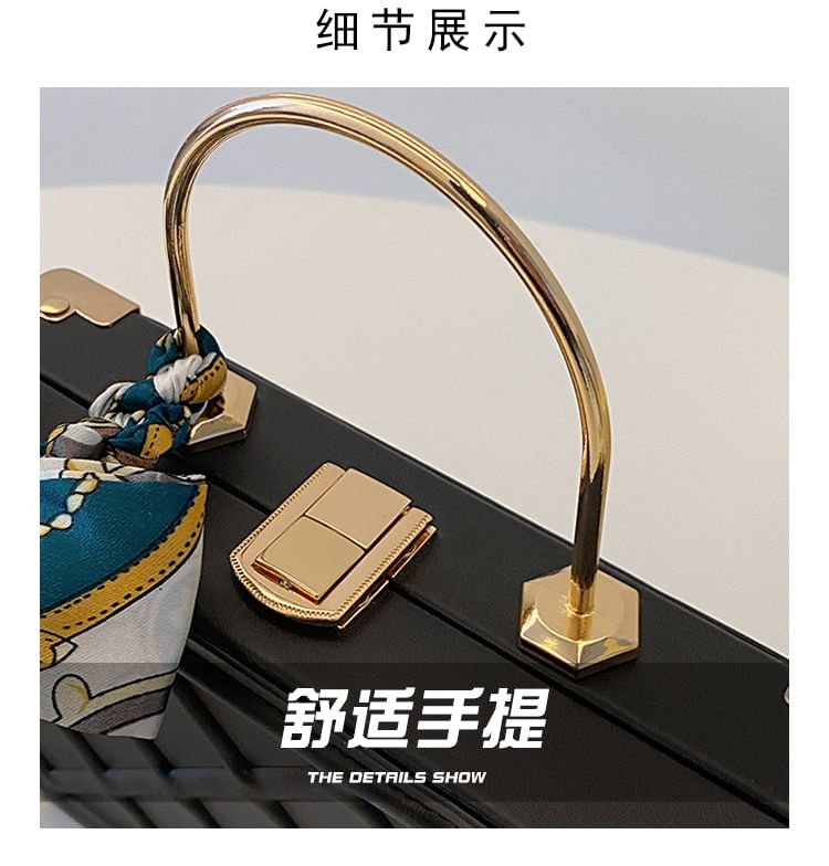 Crossbody Strap Chain Bag