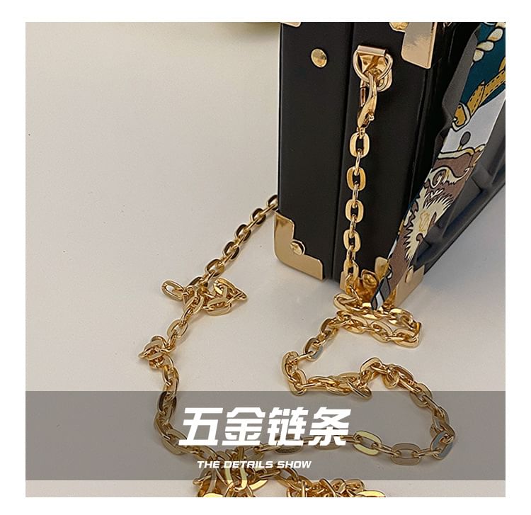 Crossbody Strap Chain Bag