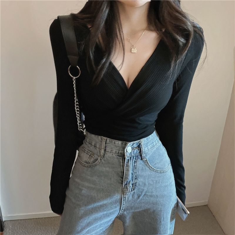 Crop V-Neck Fit Top Knot Slim Long-Sleeve