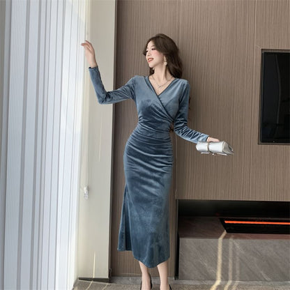 Long-Sleeve V-Neck Plain Velvet Ruched Midi A-Line Dress