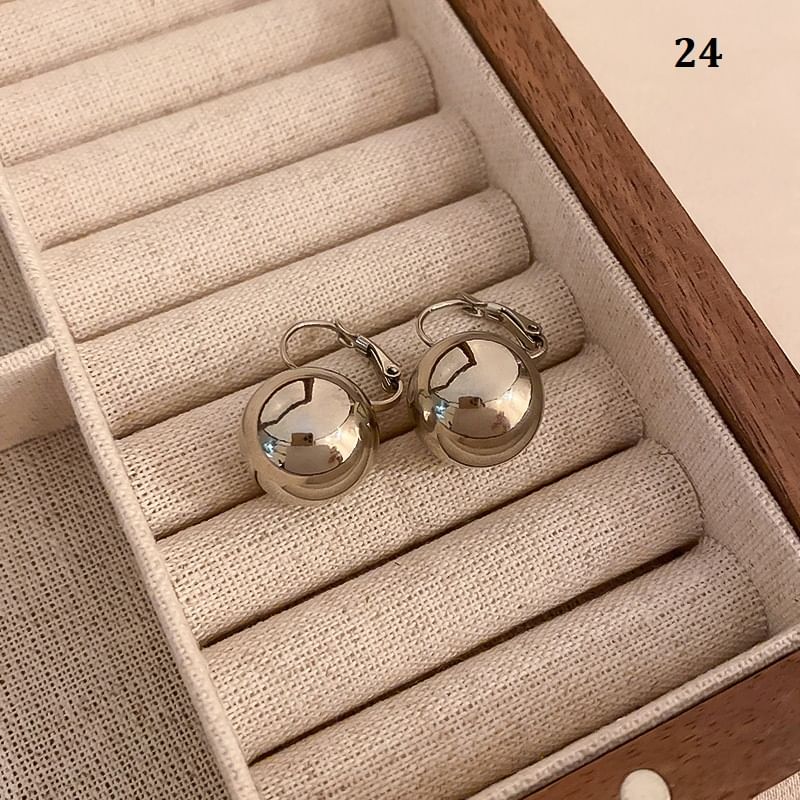 (Various Earring Designs) Silver Tone