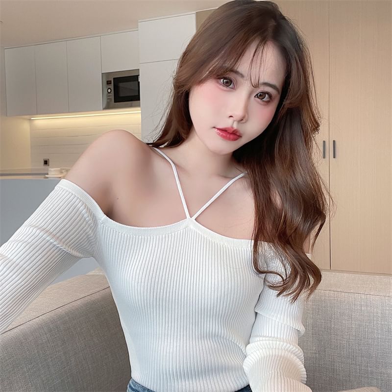 Plain Top Cold-Shoulder Long-Sleeve Knit