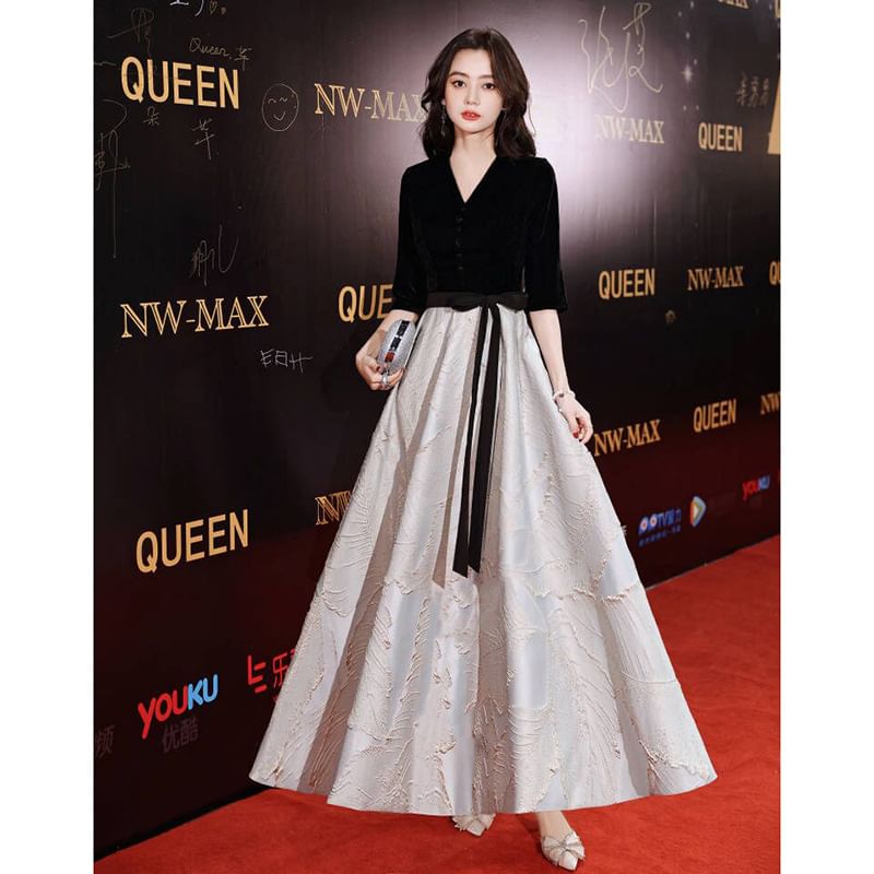 Evening / A-Line Gown V-Neck Elbow-Sleeve Dress