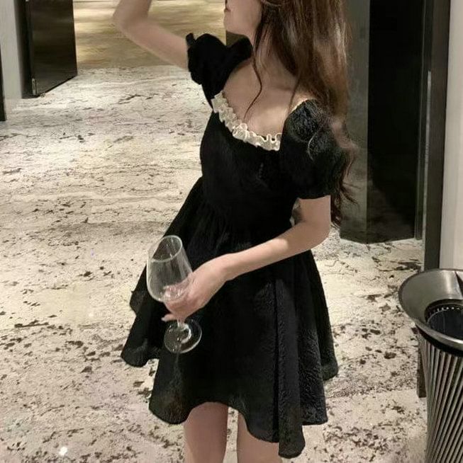 Ruffle Plain Neck Mini Puff-Sleeve A-Line Square Dress