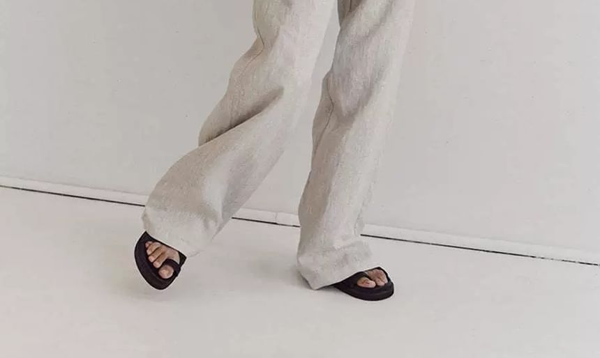 Round Neck Plain Sleeveless Knit Top