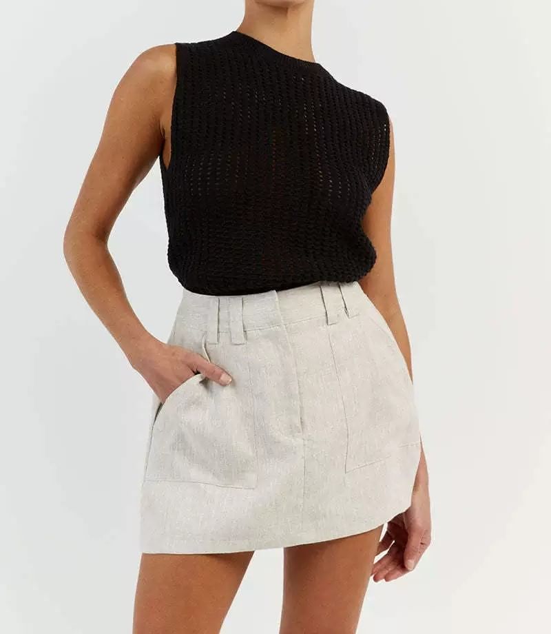 Round Neck Plain Sleeveless Knit Top