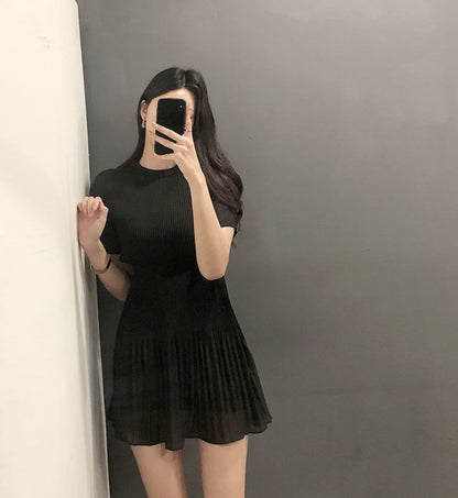 Short-Sleeve Crewneck Plain Mini Pleated Dress