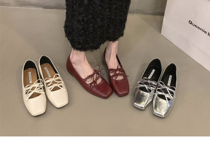 Square-Toe Flats With Bow