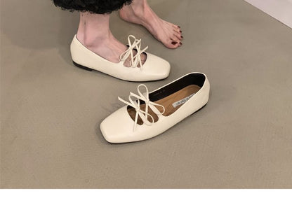 Square-Toe Flats With Bow