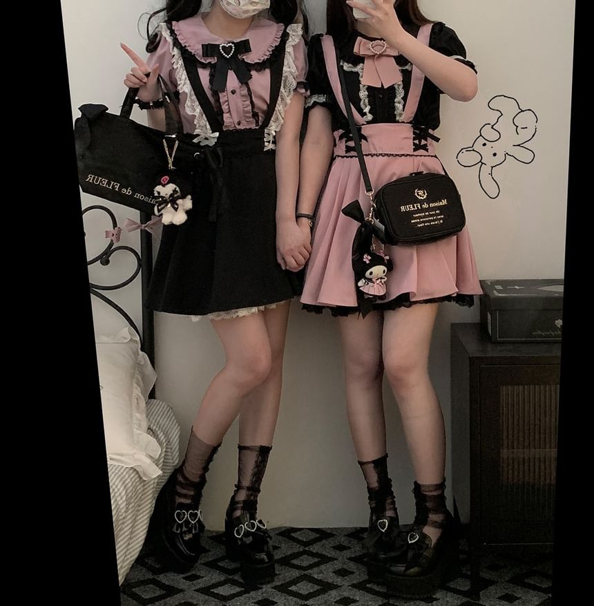 Short-Sleeve Collared Plain Bow Tie Lace Trim Blouse