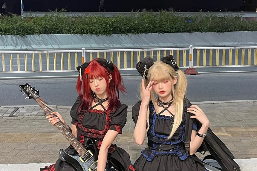 Set : Short-Sleeve Lace Panel Plaid Blouse + Mid Rise Plain mini A-Line Skirt