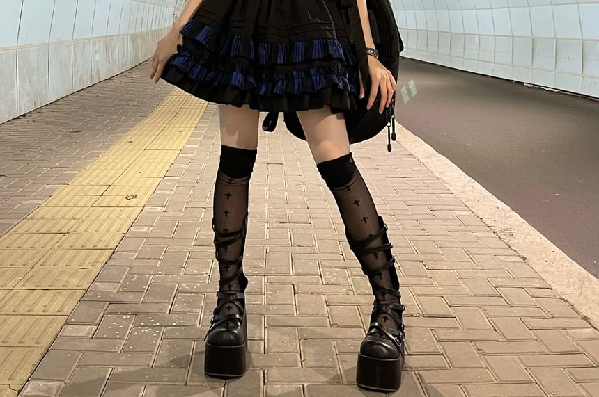 Set : Short-Sleeve Lace Panel Plaid Blouse + Mid Rise Plain mini A-Line Skirt