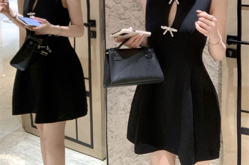 Mini Dress Sleeveless A-Line Cutout Plain Bow Neck Rhinestone Round