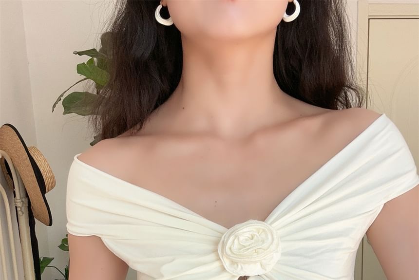 Crop Top Short-Sleeve Accent Floral Ruched Plain Fit Off-Shoulder Slim