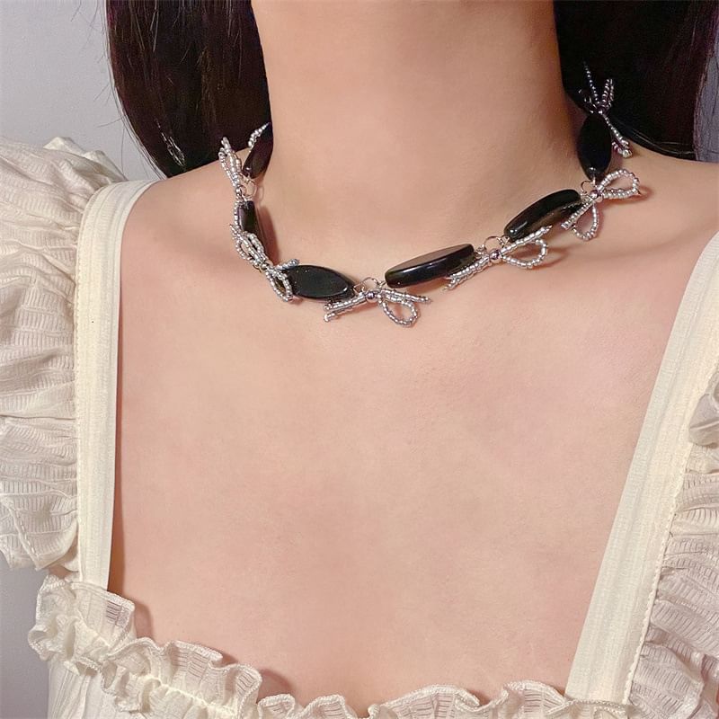 Drop Earring / Bow Necklace Beaded