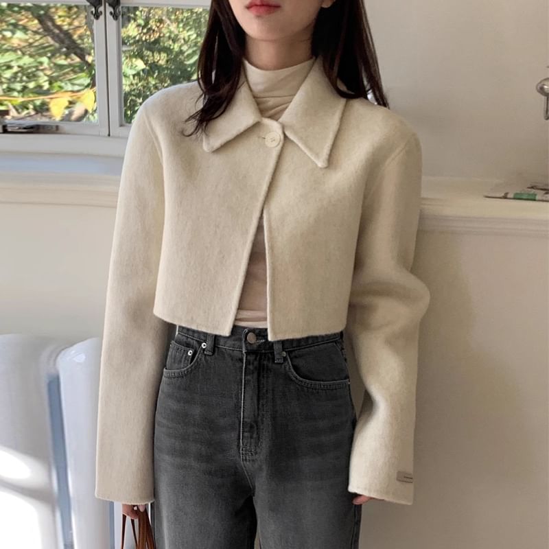 Collared Plain Single Buttoned Cropped Coat