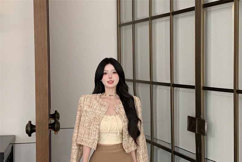 Cropped Neck Round Button Jacket Tweed