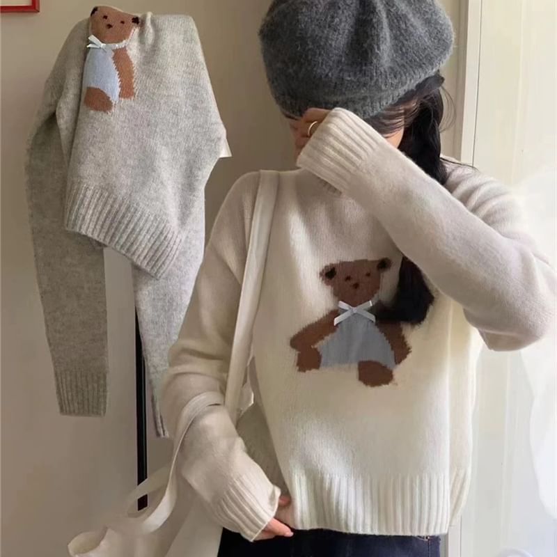 Crewneck Bear Embroidery Sweater