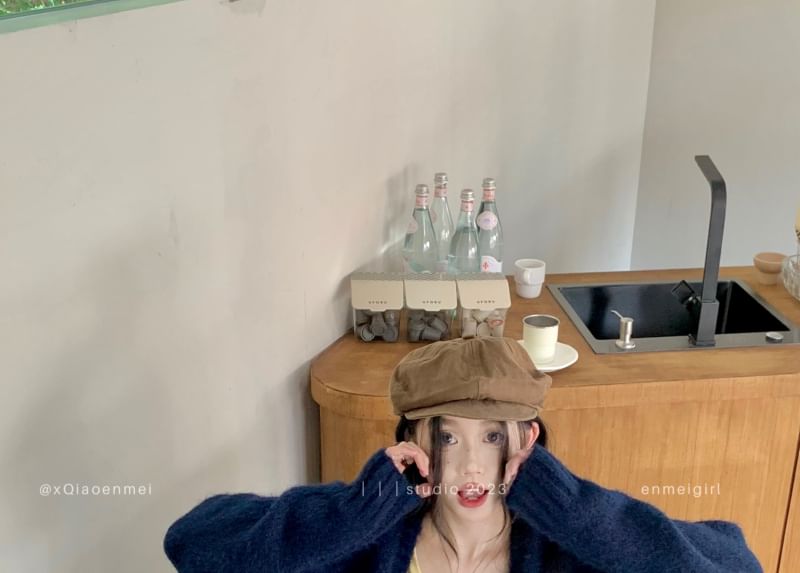 Tee Long Waist Mid V-Neck Plaid Cardigan / Mini Sleeve Pleated Plain Skirt