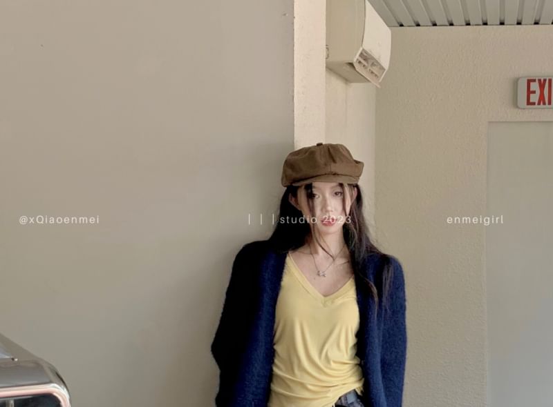 Tee Long Waist Mid V-Neck Plaid Cardigan / Mini Sleeve Pleated Plain Skirt