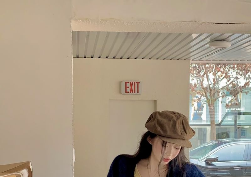 Tee Long Waist Mid V-Neck Plaid Cardigan / Mini Sleeve Pleated Plain Skirt