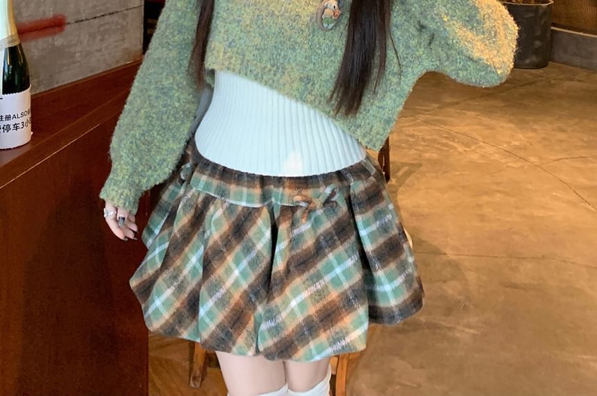 Collared Plain Tank Top / V-Neck Melange Crop Sweater / High Rise Plaid Bow Accent Mini A-Line Skirt