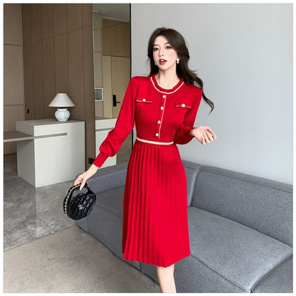 Long-Sleeve Crew Neck Plain Pleated Hem Knit A-Line Dress