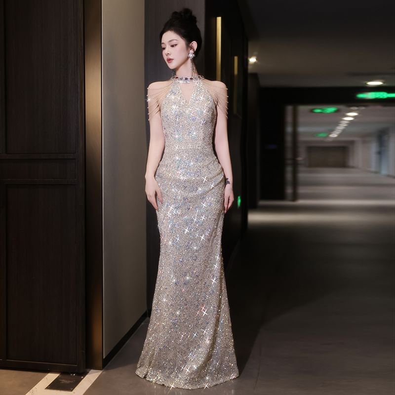 Halter Neck Sleeveless Sequin Sheath Evening Gown
