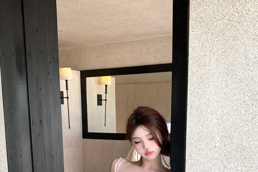 Mest High Patterned Bow Lace Print Camisole Rise Top Pencil Trim Ruffle Skirt Mini / Panel Floral