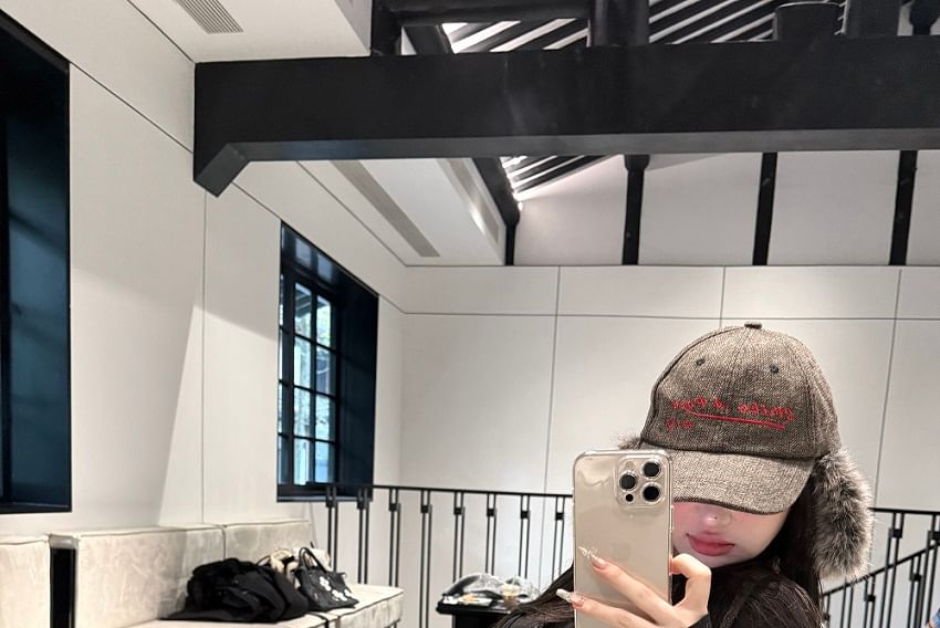 / Plain Tee Inverted Collar Low Wide Pleated Leg Long-Sleeve Cropped Rise Pants