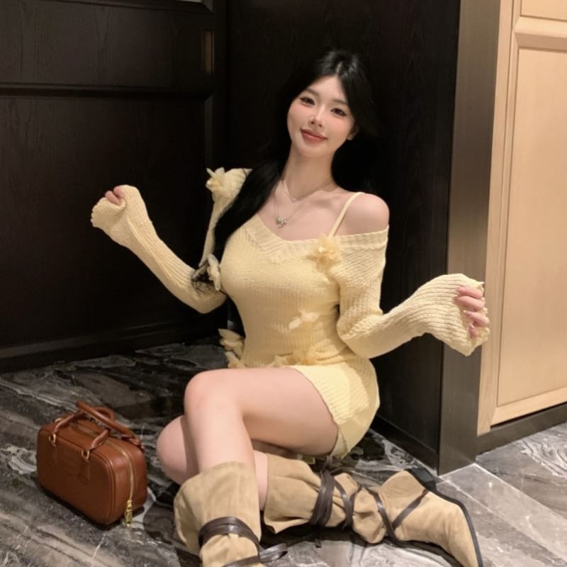 / Slip Accent Neck Mini Dress Sheath Knit V Flower Long-Sleeve