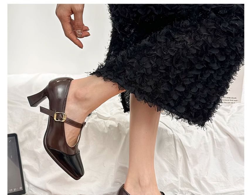 Square T-Strap Toe Pumps Cap