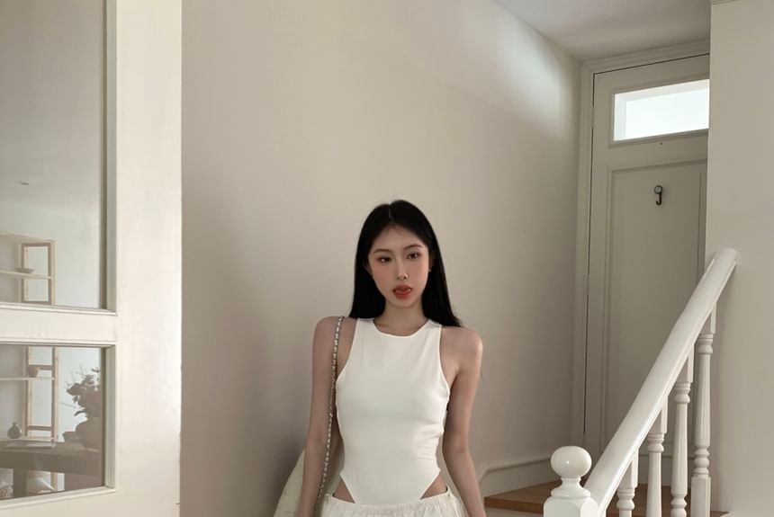 Plain Bodysuit Waist Pants Low Leg / Round Wide Neck Sleeveless Top Ruched