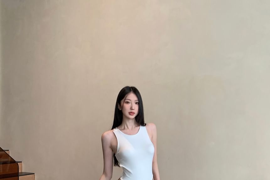 Plain Bodysuit Waist Pants Low Leg / Round Wide Neck Sleeveless Top Ruched