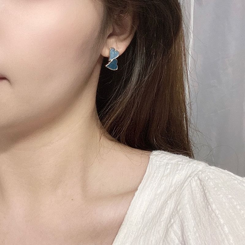 / Asymmetrical Clip-On Heart Stud Earring Ear