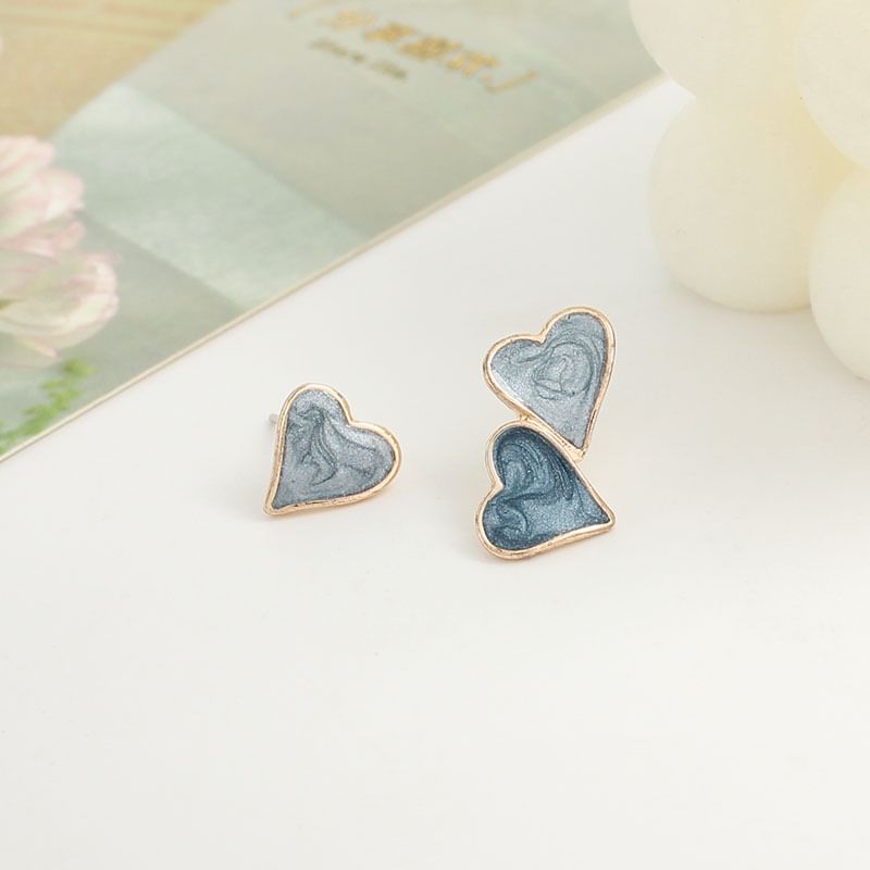 / Asymmetrical Clip-On Heart Stud Earring Ear