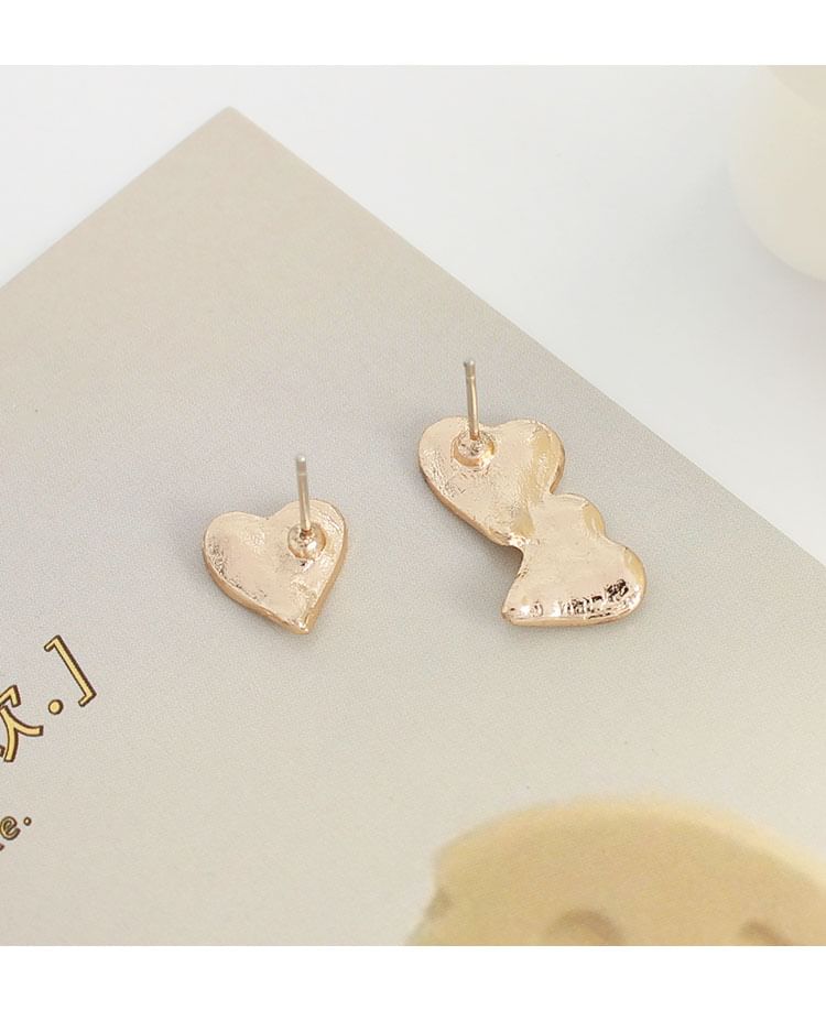 / Asymmetrical Clip-On Heart Stud Earring Ear